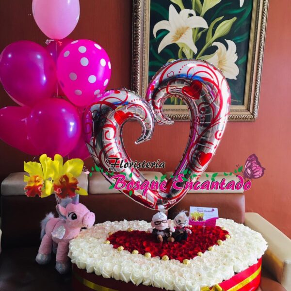 corazón gigante con globo